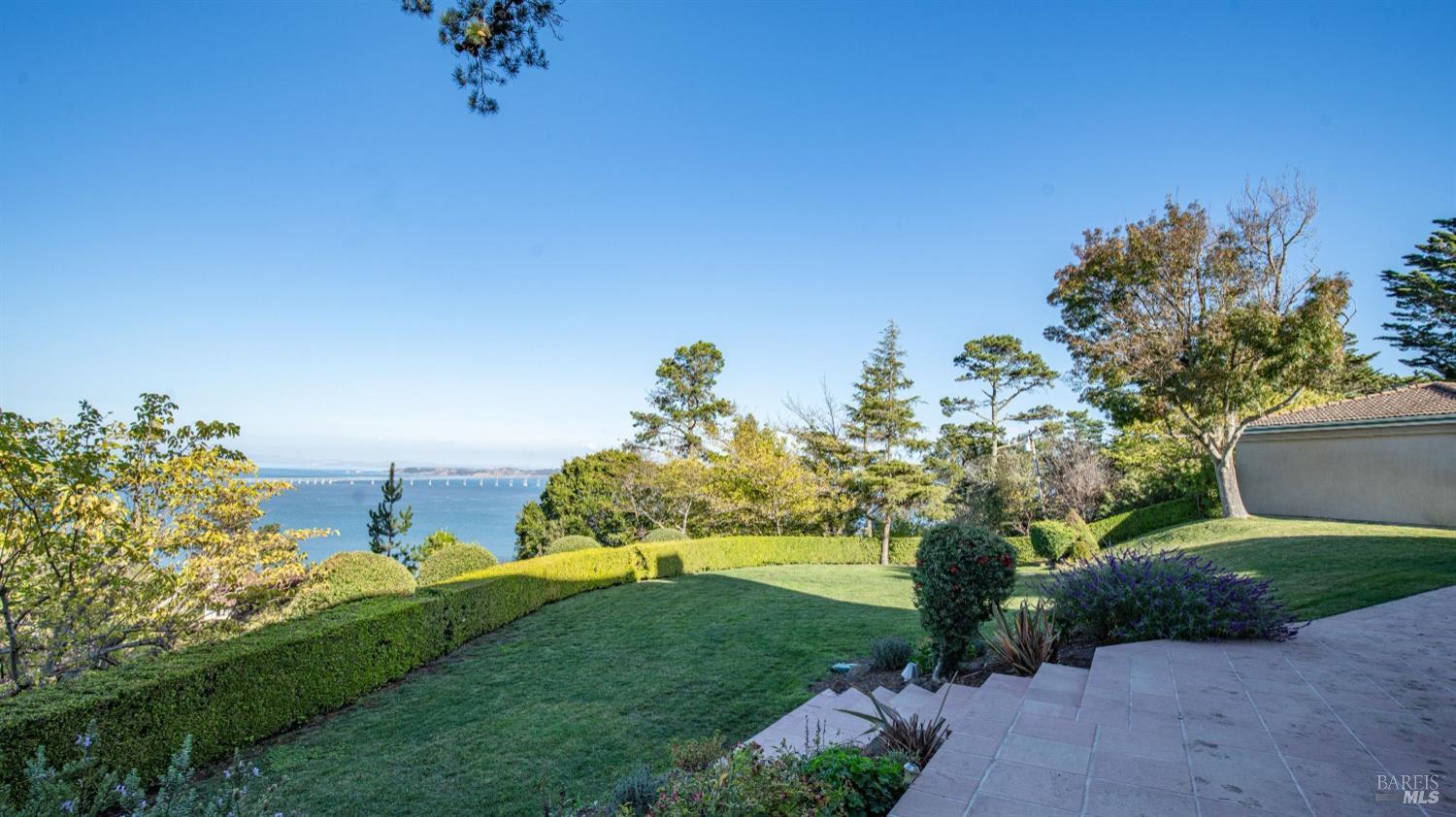 Detail Gallery Image 44 of 48 For 75 Bond Ln, Tiburon,  CA 94920 - 6 Beds | 5/1 Baths