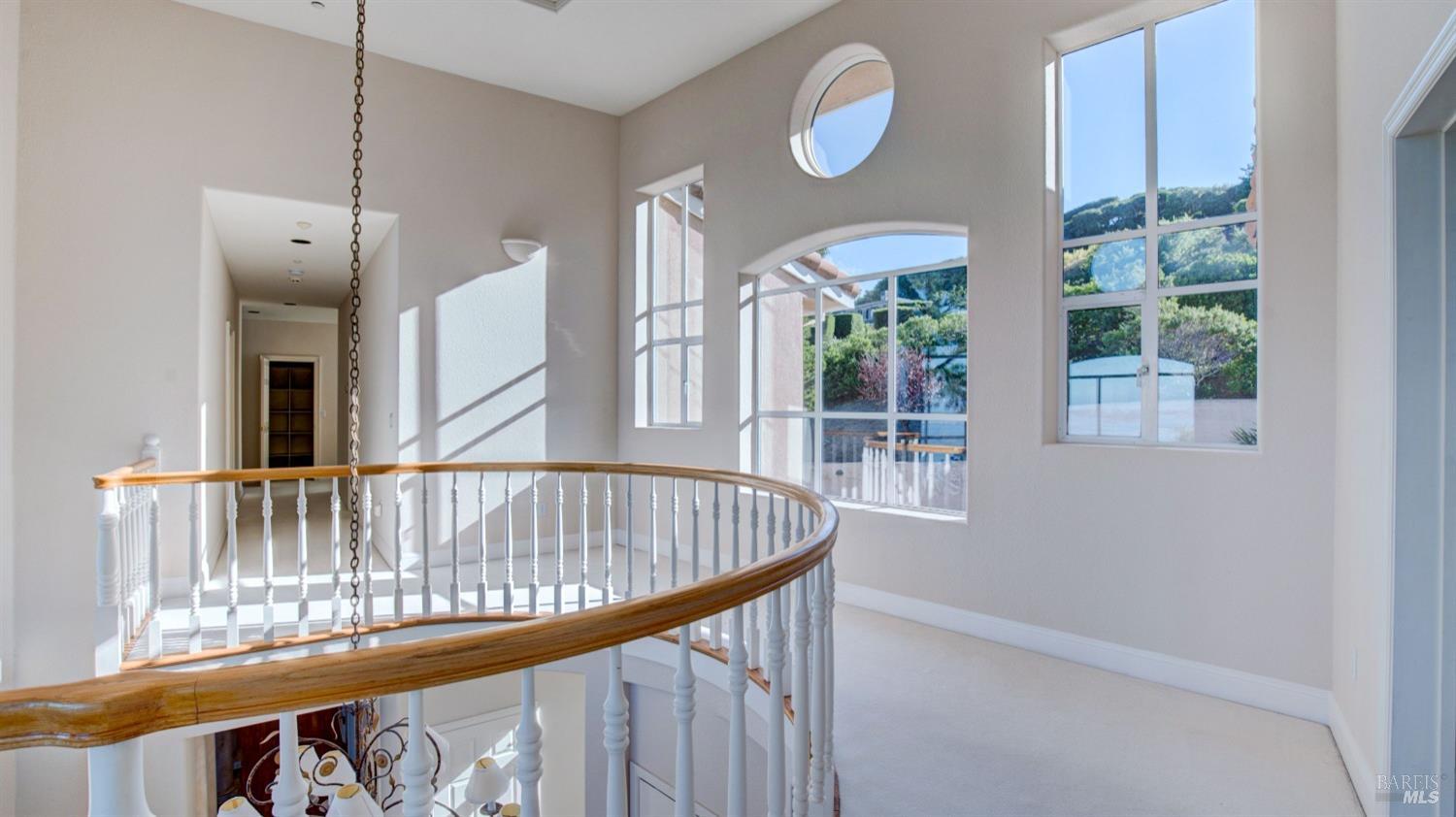 Detail Gallery Image 23 of 48 For 75 Bond Ln, Tiburon,  CA 94920 - 6 Beds | 5/1 Baths