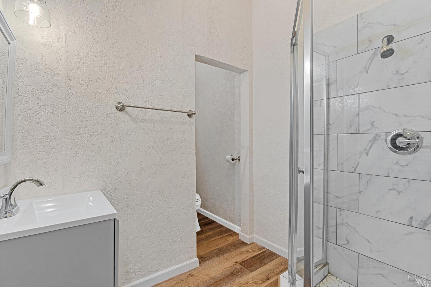 Detail Gallery Image 6 of 9 For 14790 Canyon 4 Rd, Rio Nido,  CA 95446 - 3 Beds | 2 Baths