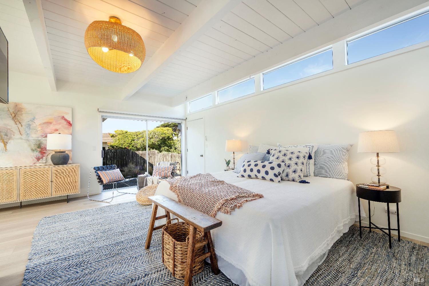 Detail Gallery Image 22 of 36 For 122 Seadrift Rd, Stinson Beach,  CA 94970 - 4 Beds | 3 Baths