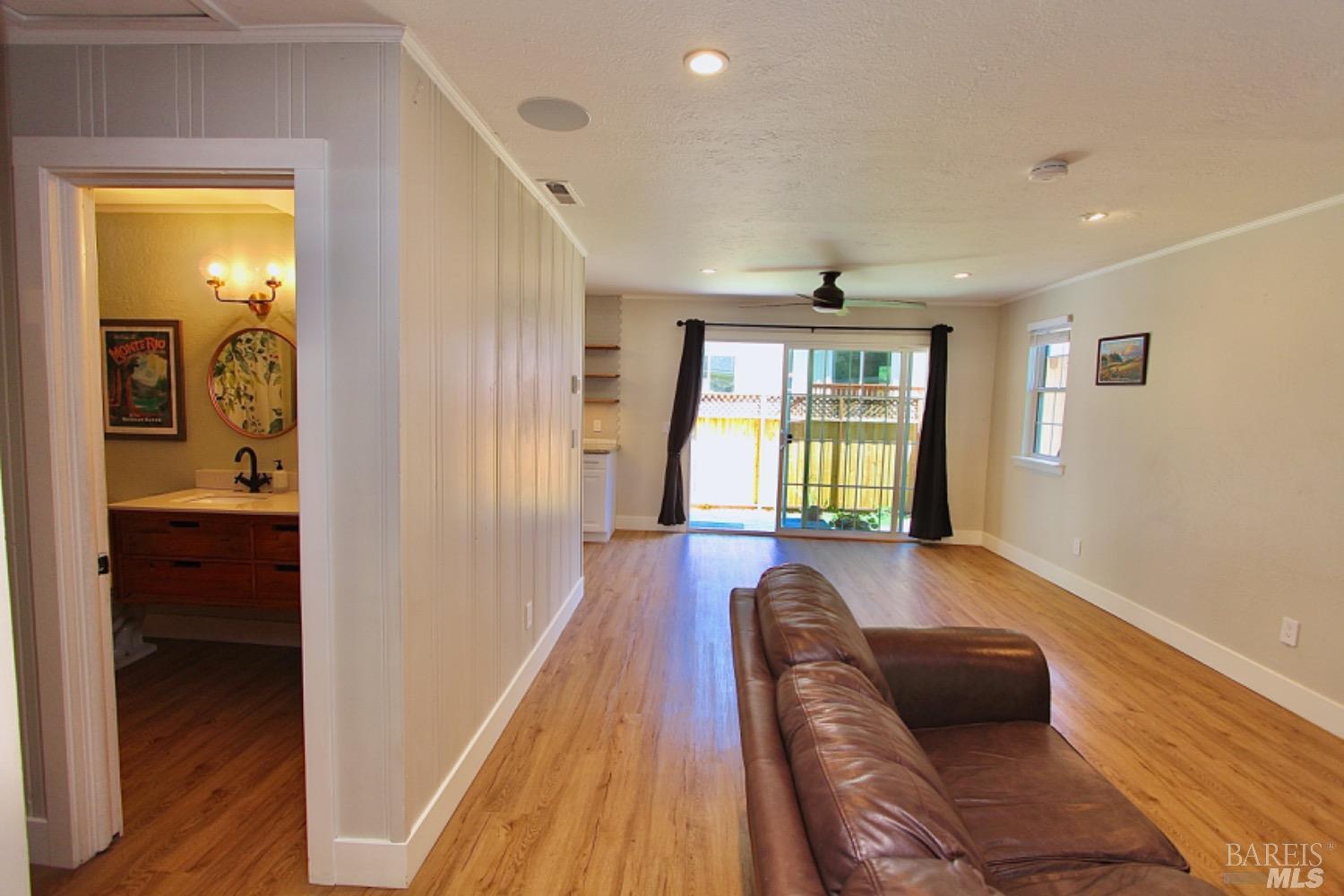 Detail Gallery Image 14 of 27 For 17552 River Ln, Guerneville,  CA 95446 - 1 Beds | 1 Baths