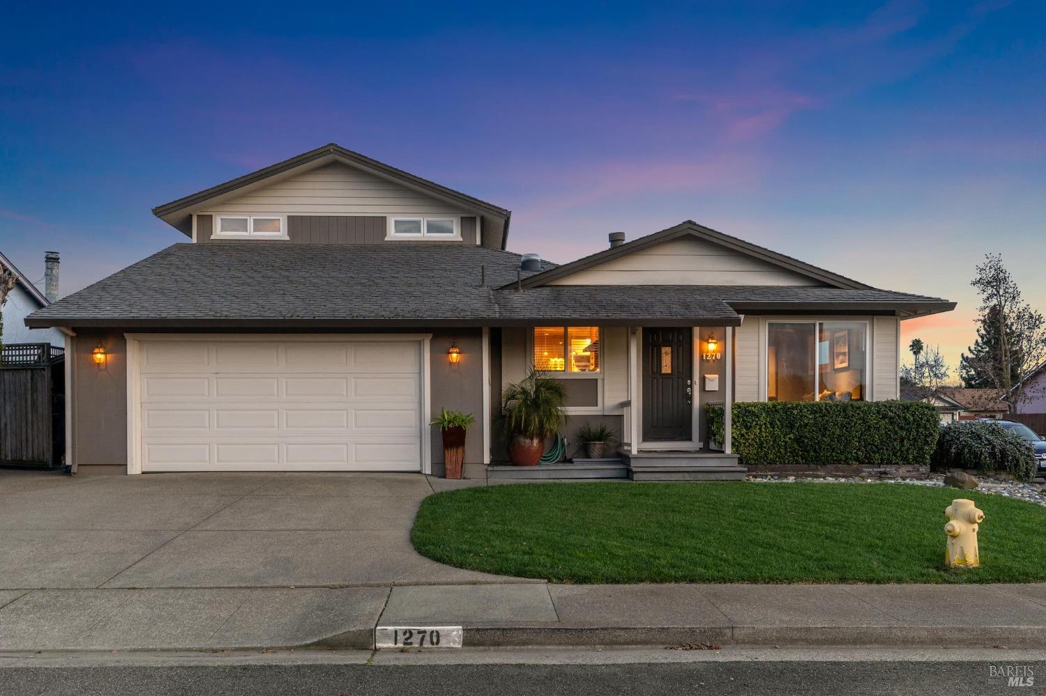 Detail Gallery Image 1 of 1 For 1270 Saint Andrew Ct, Petaluma,  CA 94954 - 4 Beds | 2/1 Baths