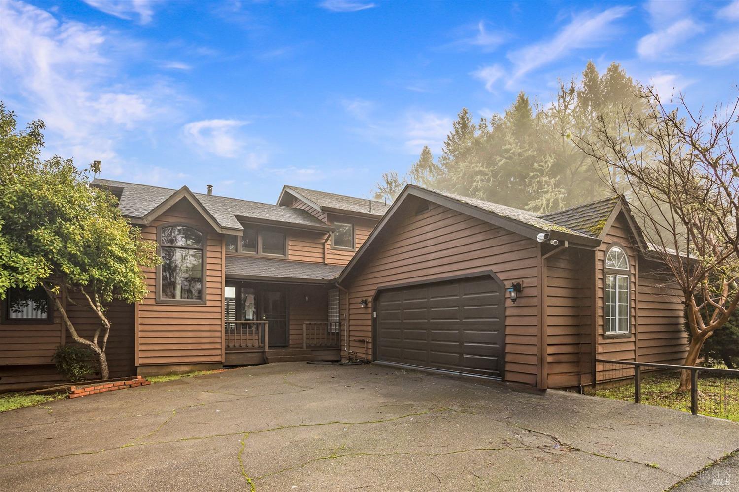 Photo of 24471 Sherwood Rd in Willits, CA