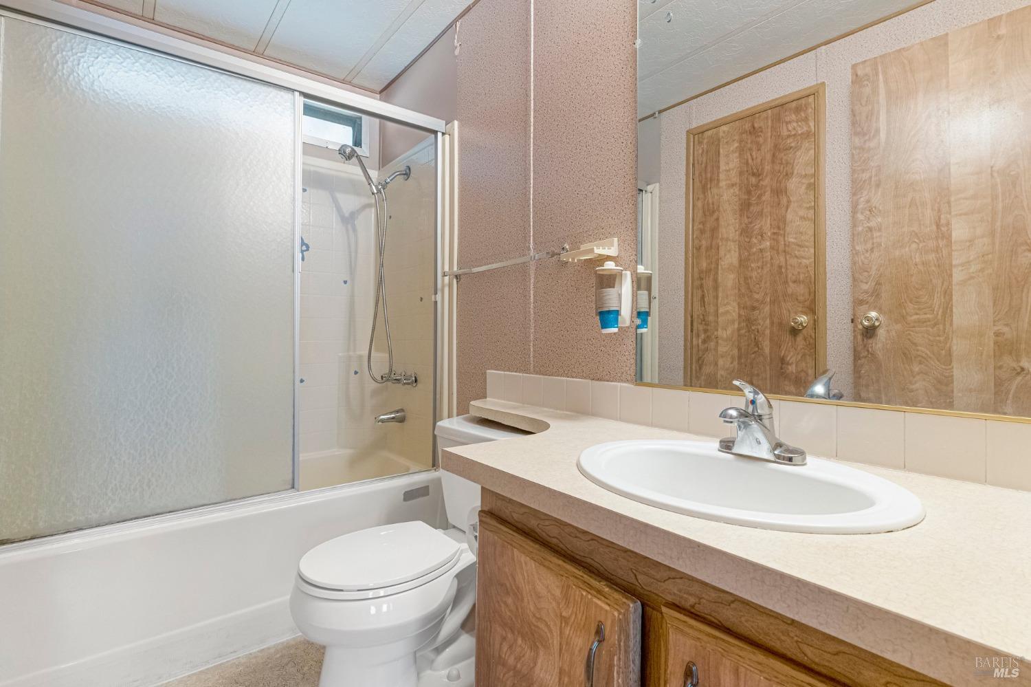 Detail Gallery Image 11 of 13 For 8132 Willow St, Windsor,  CA 95492 - 2 Beds | 2 Baths