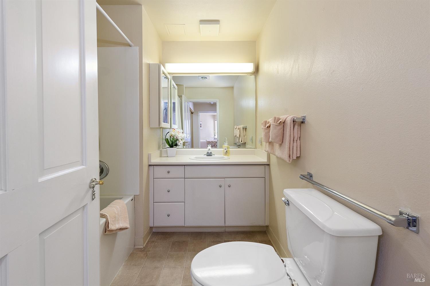 Detail Gallery Image 16 of 28 For 100 Thorndale Dr #212,  San Rafael,  CA 94903 - 1 Beds | 1 Baths