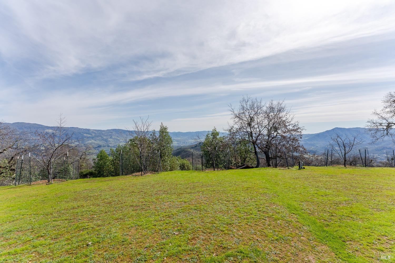 Detail Gallery Image 39 of 51 For 12000 Valley View Dr, Ukiah,  CA 95482 - 1 Beds | 2 Baths