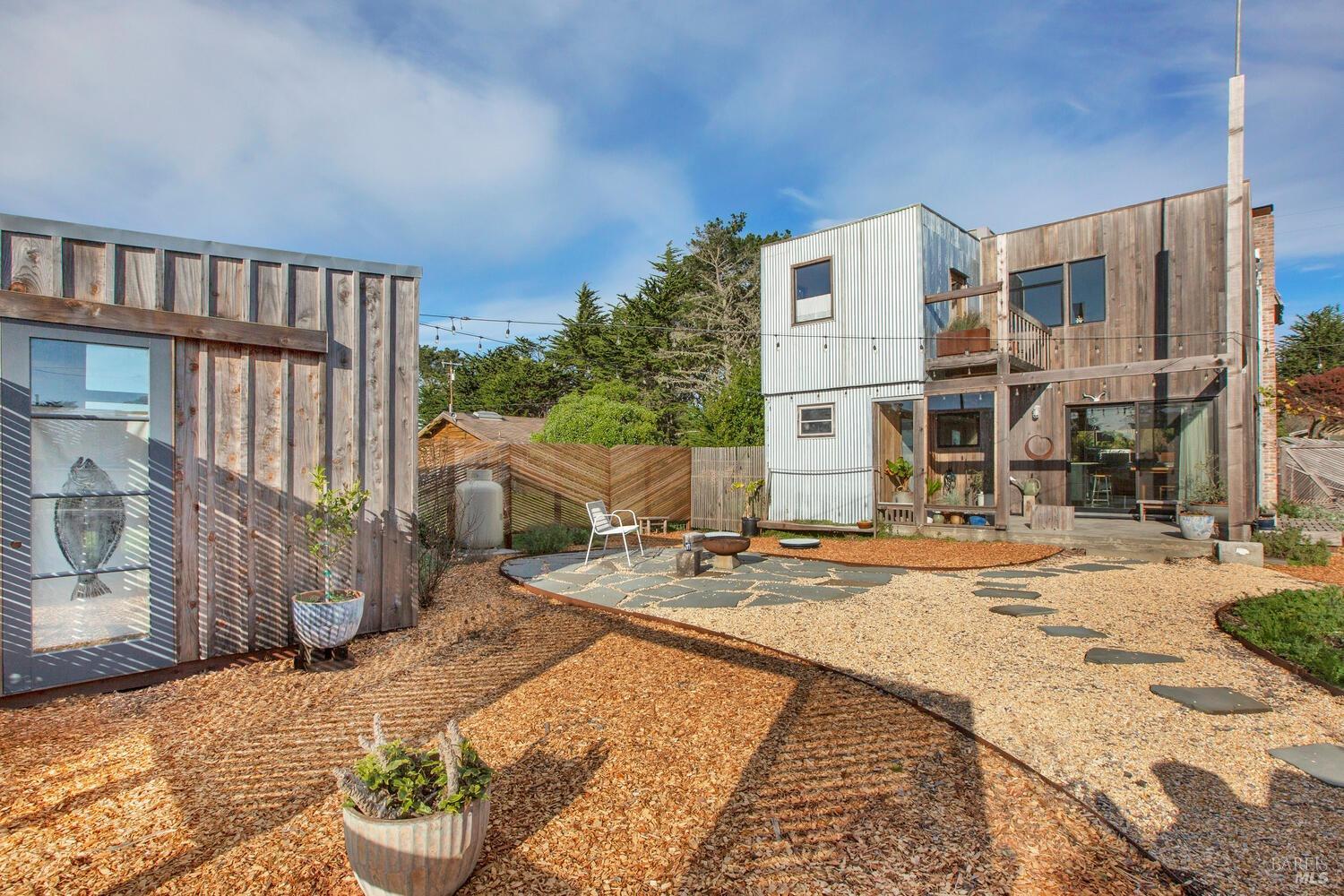 Detail Gallery Image 1 of 42 For 415 Locust Dr, Bolinas,  CA 94924 - 2 Beds | 2 Baths