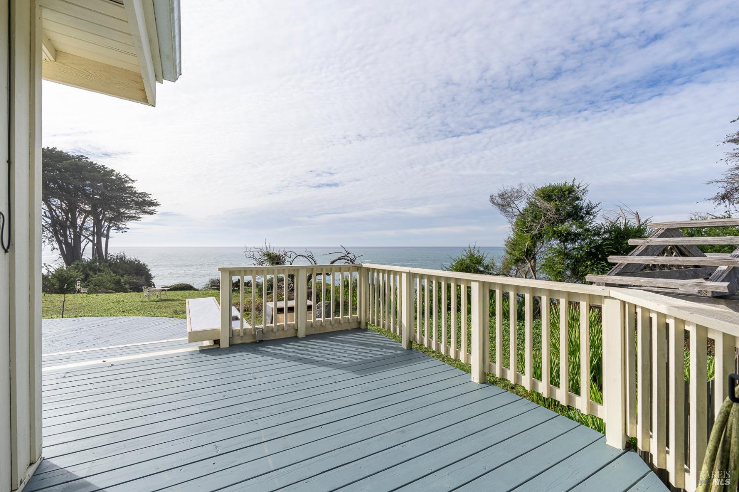 Detail Gallery Image 8 of 46 For 38100 Old Coast Hwy, Gualala,  CA 95445 - 2 Beds | 2 Baths