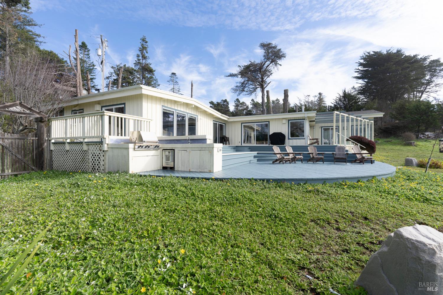 Detail Gallery Image 4 of 46 For 38100 Old Coast Hwy, Gualala,  CA 95445 - 2 Beds | 2 Baths