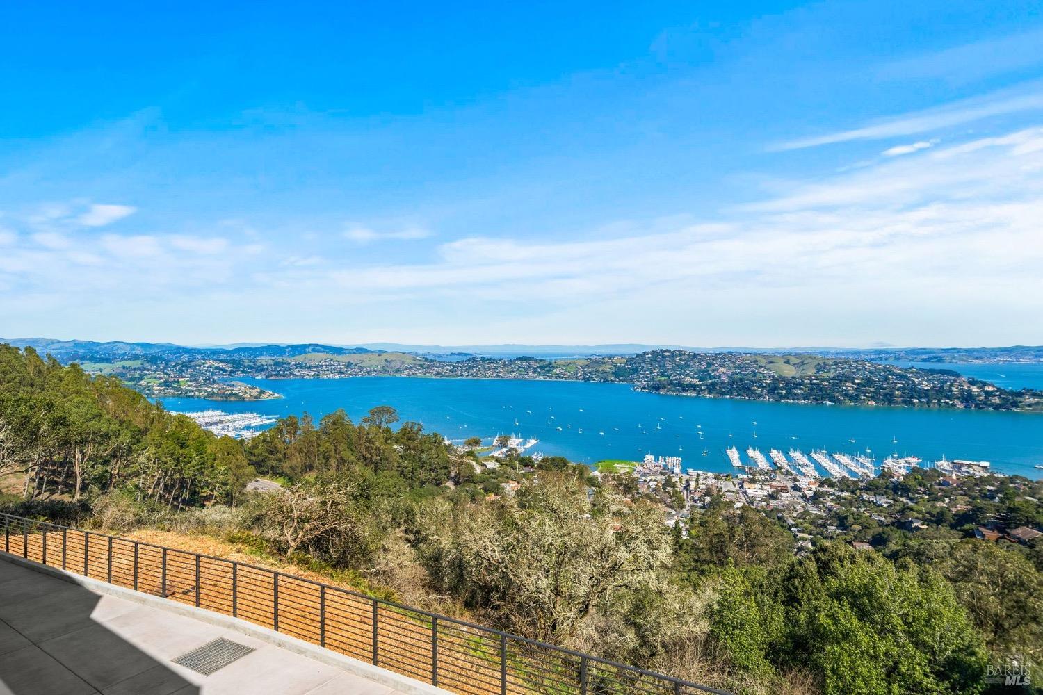 Detail Gallery Image 42 of 98 For 3 Wolfback Ridge Rd, Sausalito,  CA 94965 - 5 Beds | 5/1 Baths