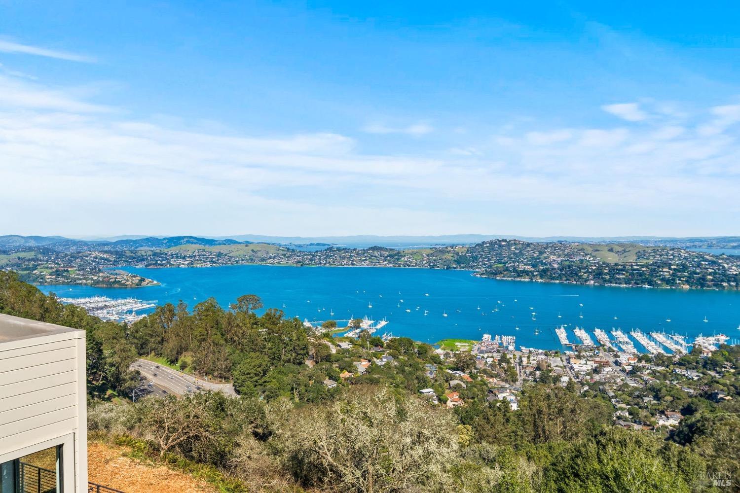 Detail Gallery Image 76 of 98 For 3 Wolfback Ridge Rd, Sausalito,  CA 94965 - 5 Beds | 5/1 Baths