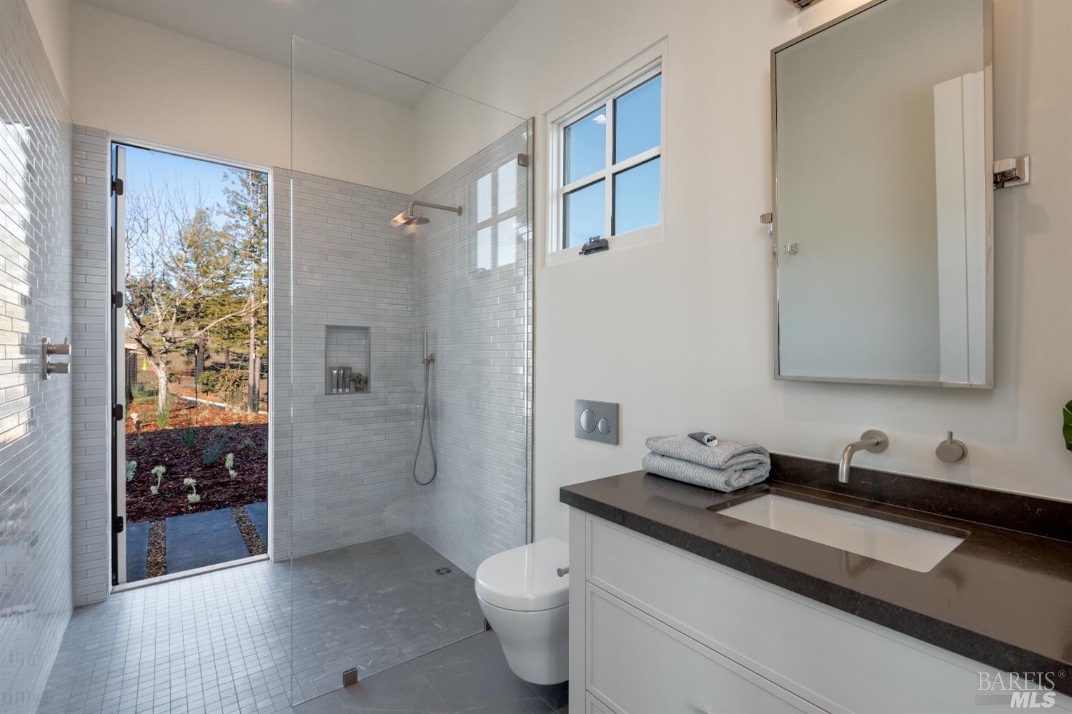 Detail Gallery Image 57 of 63 For 4693 Wallace Rd, Santa Rosa,  CA 95404 - 4 Beds | 5/1 Baths