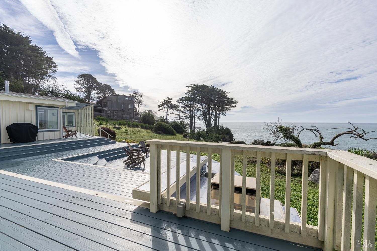 Detail Gallery Image 9 of 46 For 38100 Old Coast Hwy, Gualala,  CA 95445 - 2 Beds | 2 Baths