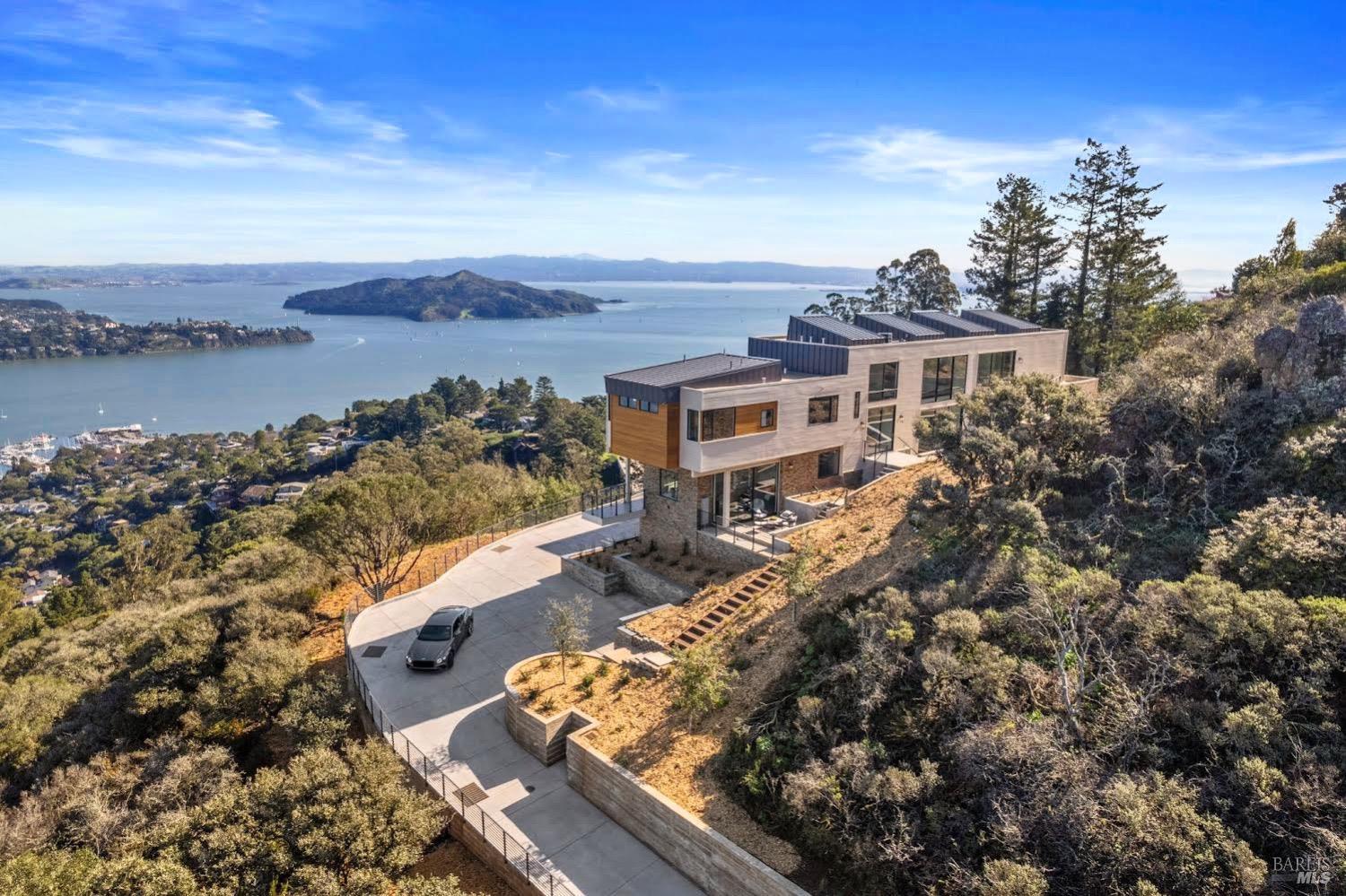 Detail Gallery Image 1 of 98 For 3 Wolfback Ridge Rd, Sausalito,  CA 94965 - 5 Beds | 5/1 Baths