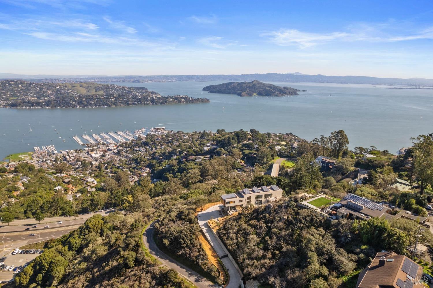 Detail Gallery Image 90 of 98 For 3 Wolfback Ridge Rd, Sausalito,  CA 94965 - 5 Beds | 5/1 Baths