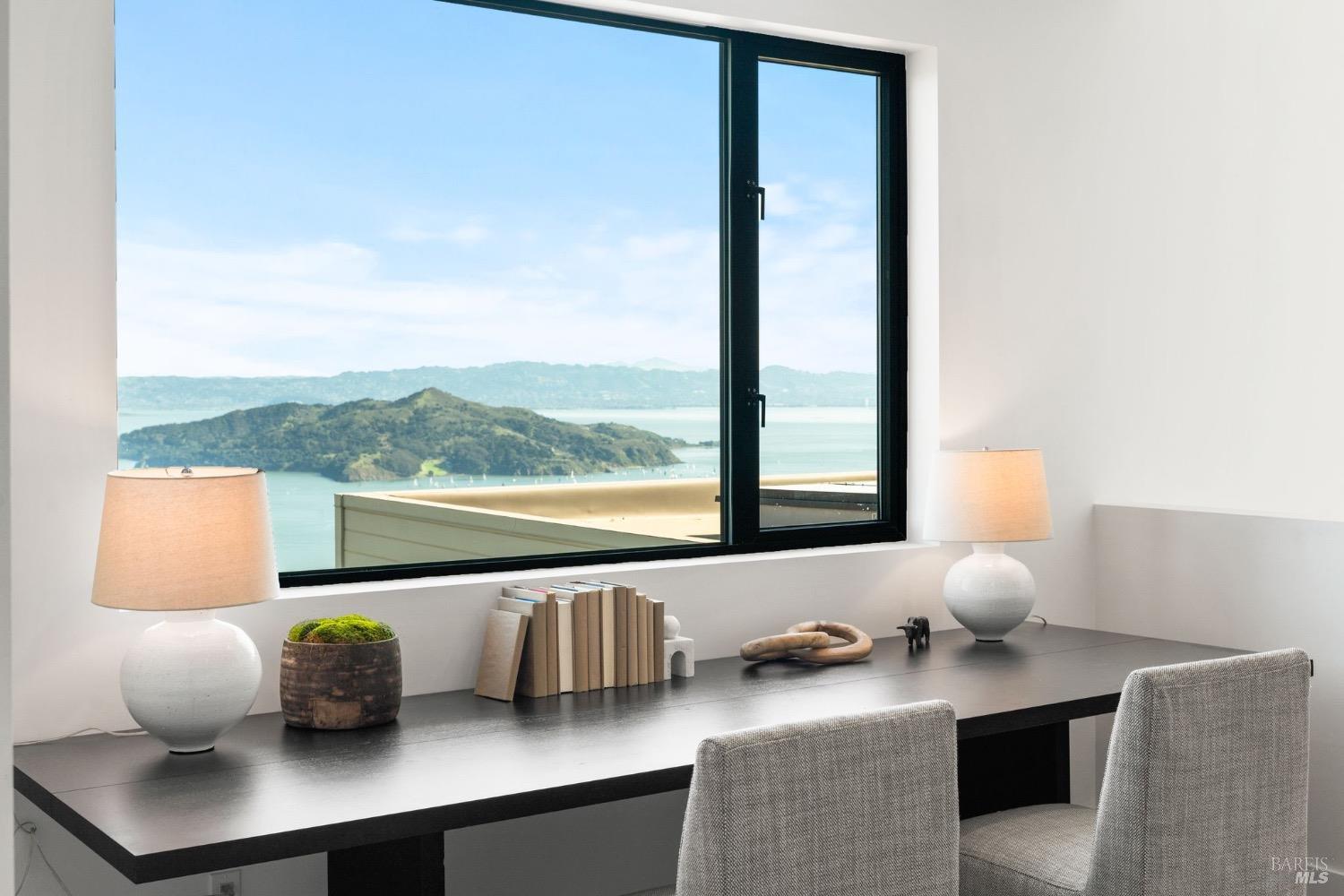 Detail Gallery Image 27 of 98 For 3 Wolfback Ridge Rd, Sausalito,  CA 94965 - 5 Beds | 5/1 Baths