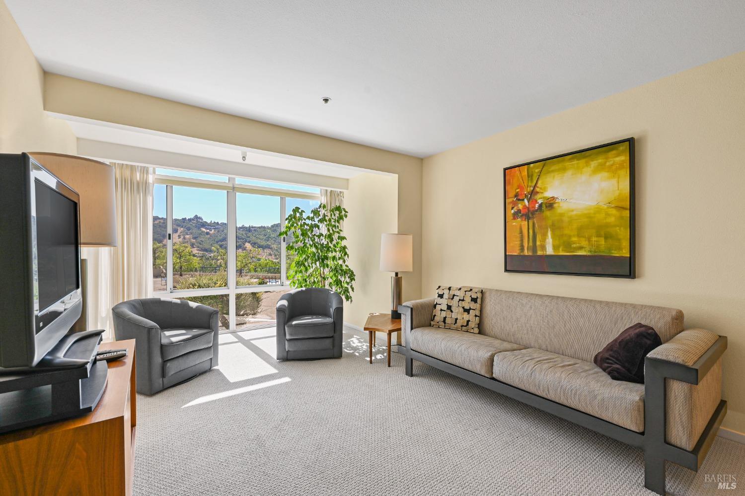 Photo of 100 Thorndale Dr #124 in San Rafael, CA