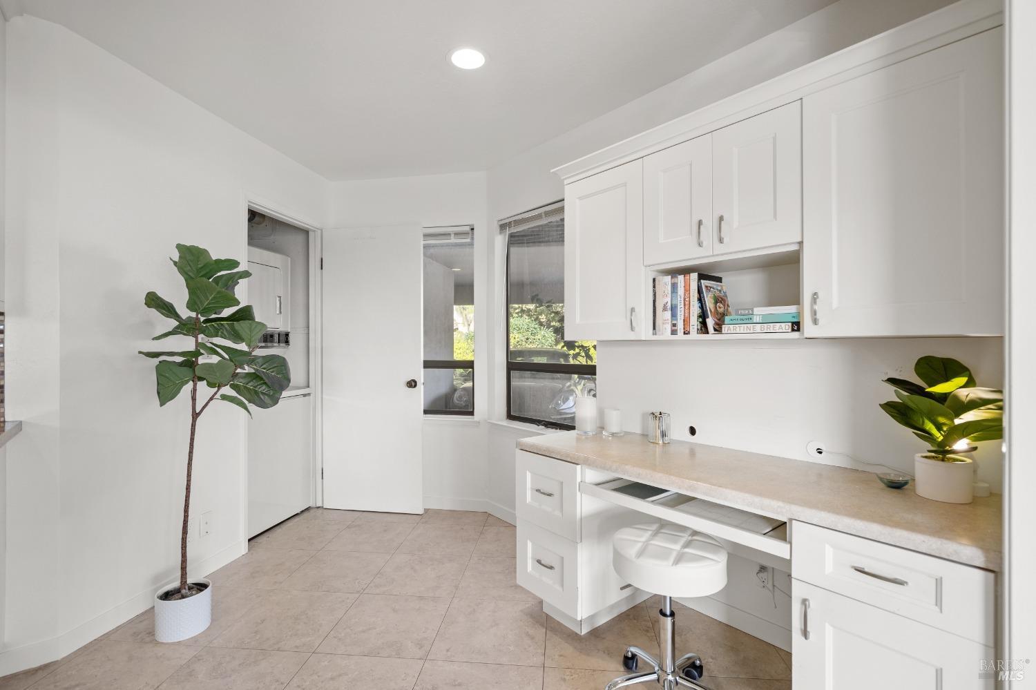 Detail Gallery Image 13 of 56 For 99 Lyford Dr #40,  Tiburon,  CA 94920 - 2 Beds | 2 Baths
