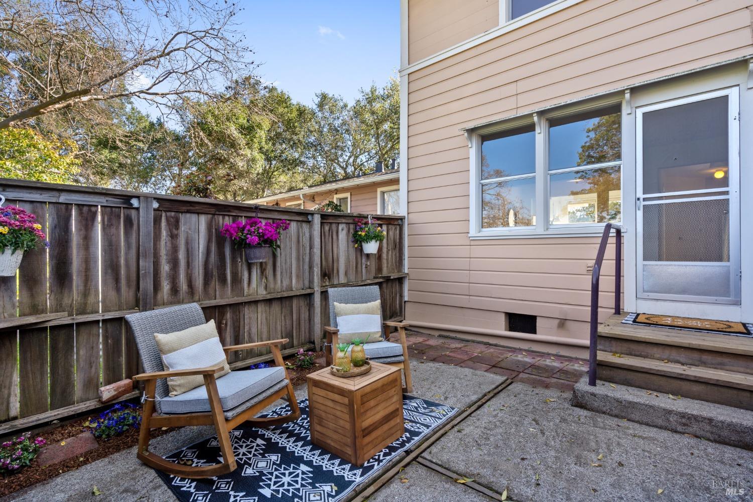 Detail Gallery Image 21 of 37 For 24 Martin Dr, Novato,  CA 94949 - 2 Beds | 1 Baths
