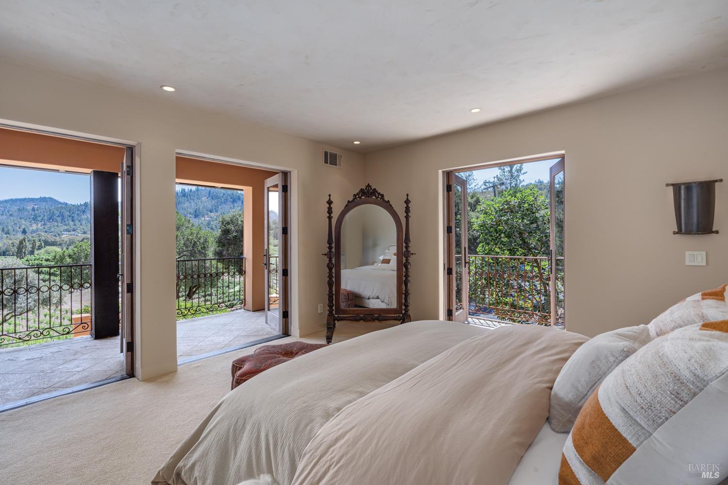 Detail Gallery Image 30 of 98 For 8322 Franz Valley Rd, Calistoga,  CA 94515 - 8 Beds | 8/2 Baths