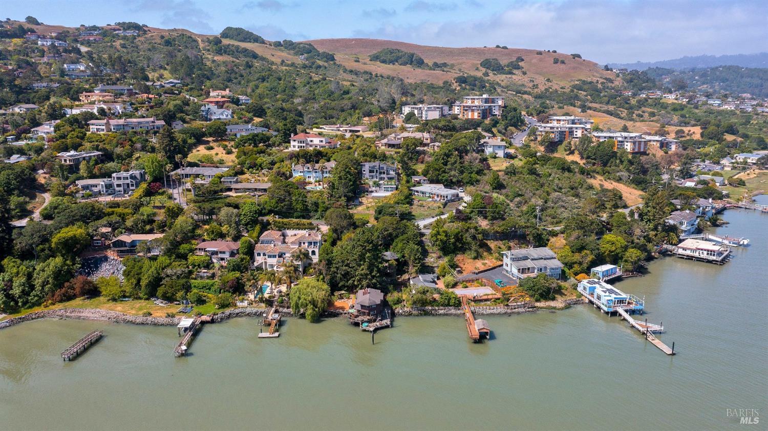 Detail Gallery Image 96 of 99 For 5080 Paradise Dr, Tiburon,  CA 94920 - 5 Beds | 3/1 Baths