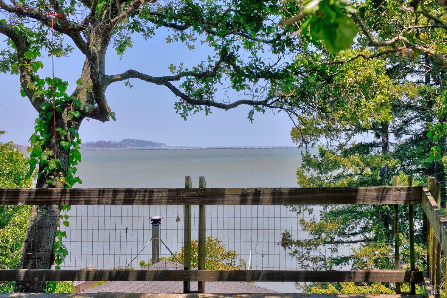 Detail Gallery Image 85 of 99 For 5080 Paradise Dr, Tiburon,  CA 94920 - 5 Beds | 3/1 Baths