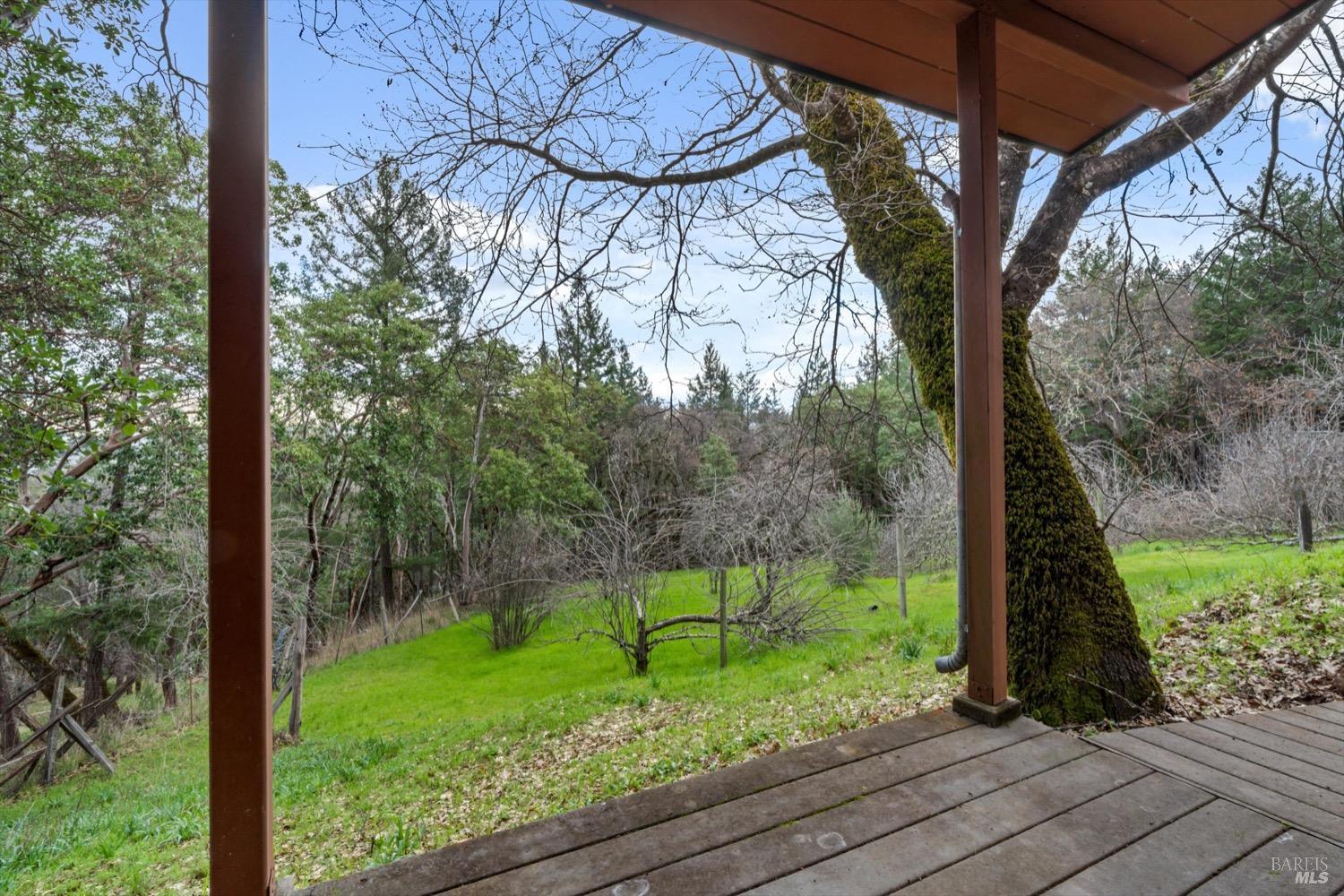 Detail Gallery Image 7 of 57 For 3100 Radical Ridge Rd, Redwood Valley,  CA 95470 - 4 Beds | 1/3 Baths