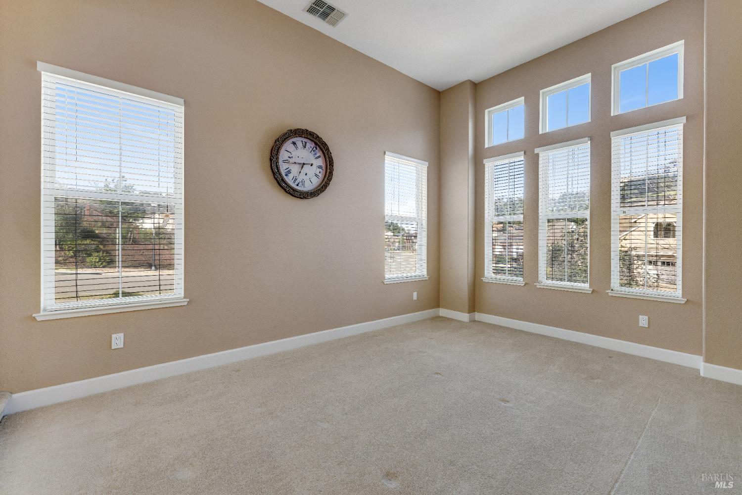 Detail Gallery Image 6 of 64 For 715 Adagio Dr, Fairfield,  CA 94534 - 4 Beds | 2/1 Baths