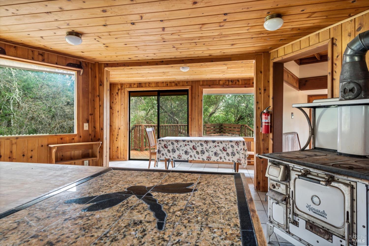 Detail Gallery Image 3 of 57 For 3100 Radical Ridge Rd, Redwood Valley,  CA 95470 - 4 Beds | 1/3 Baths