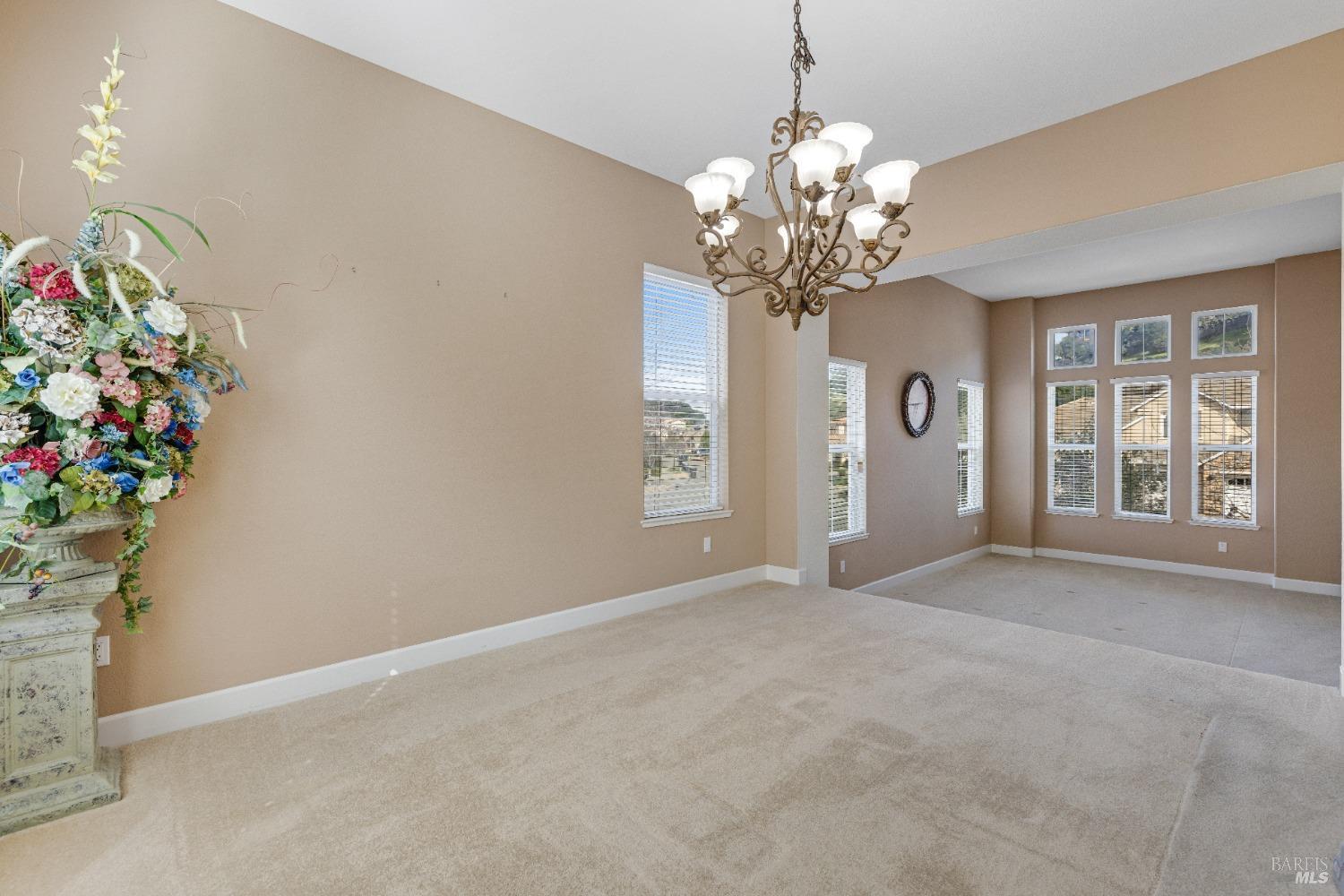 Detail Gallery Image 10 of 64 For 715 Adagio Dr, Fairfield,  CA 94534 - 4 Beds | 2/1 Baths