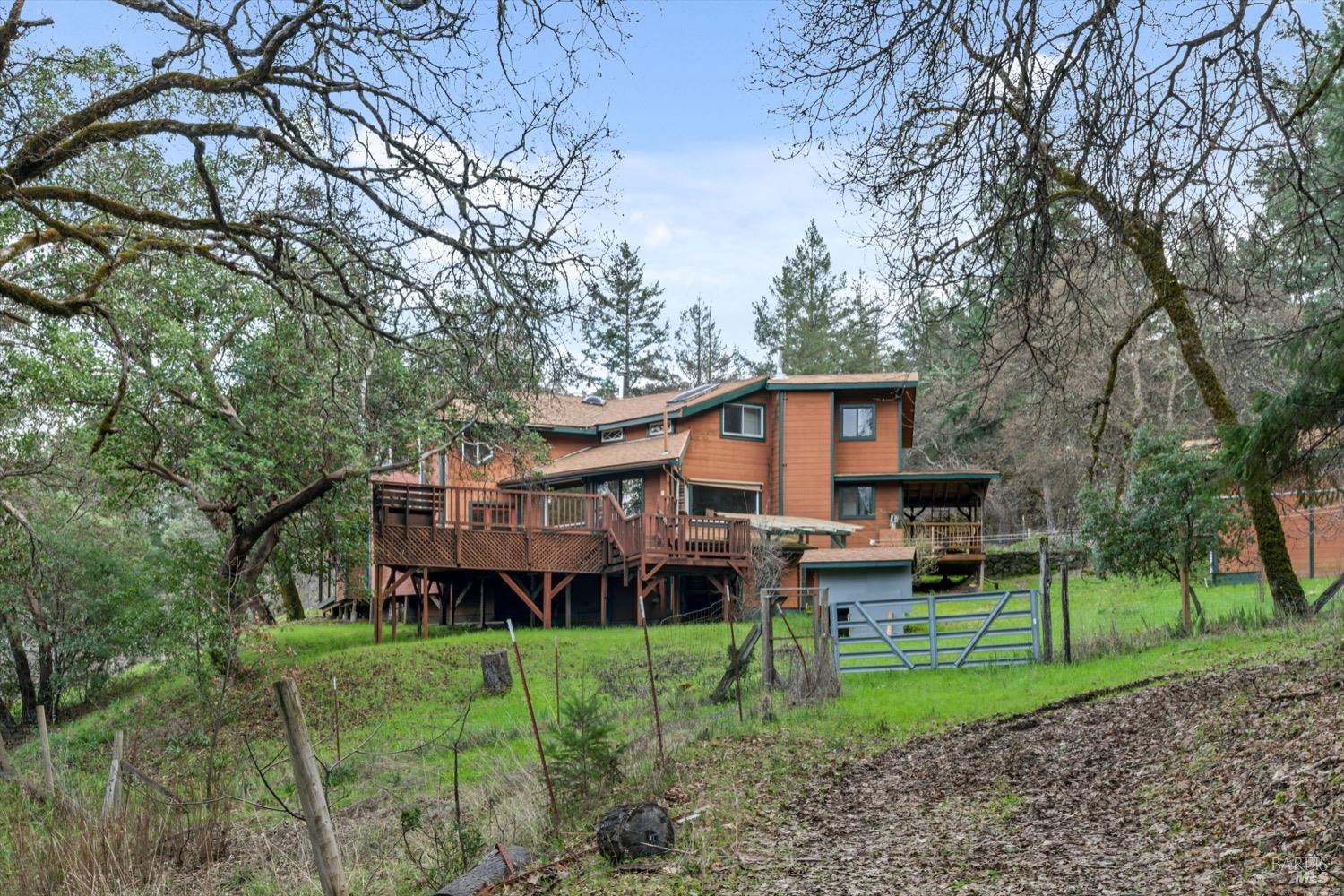 Detail Gallery Image 22 of 57 For 3100 Radical Ridge Rd, Redwood Valley,  CA 95470 - 4 Beds | 1/3 Baths