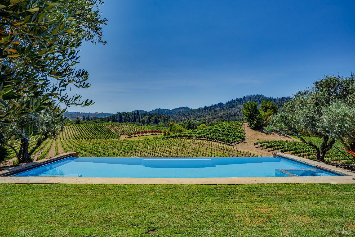 Detail Gallery Image 38 of 98 For 8322 Franz Valley Rd, Calistoga,  CA 94515 - 8 Beds | 8/2 Baths