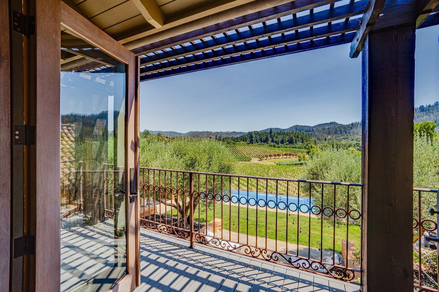 Detail Gallery Image 24 of 98 For 8320 Franz Valley Rd, Calistoga,  CA 94515 - 8 Beds | 8/2 Baths
