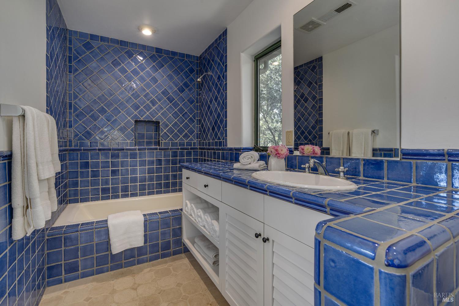 Detail Gallery Image 52 of 98 For 8320 Franz Valley Rd, Calistoga,  CA 94515 - 8 Beds | 8/2 Baths