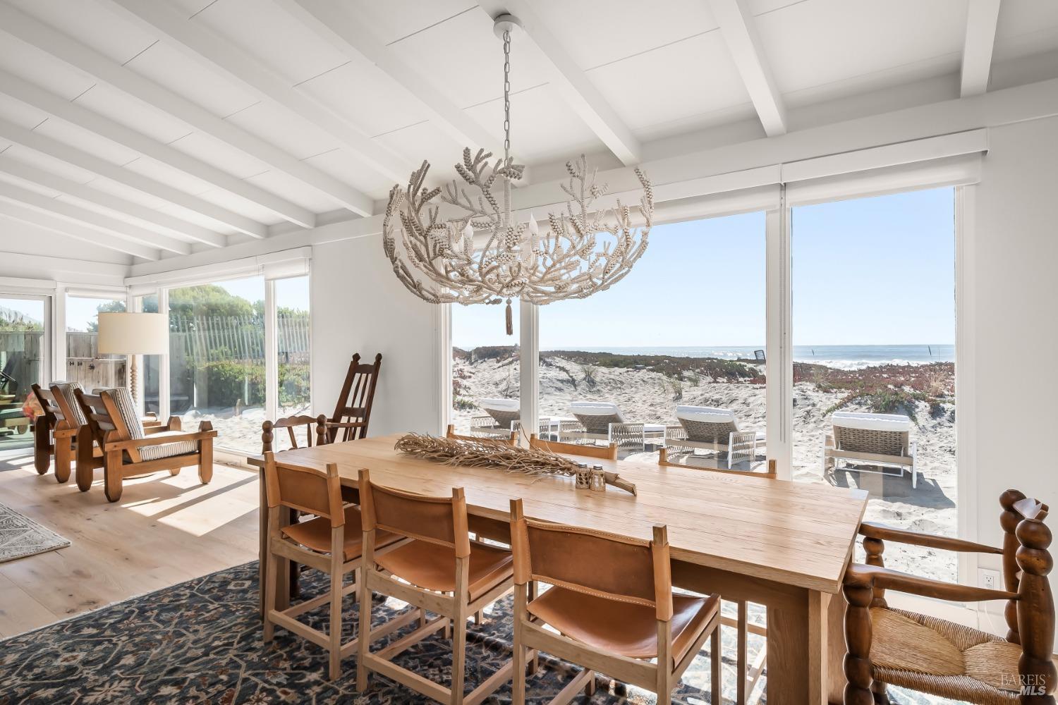 Detail Gallery Image 8 of 31 For 106 Seadrift Rd, Stinson Beach,  CA 94970 - 4 Beds | 2 Baths