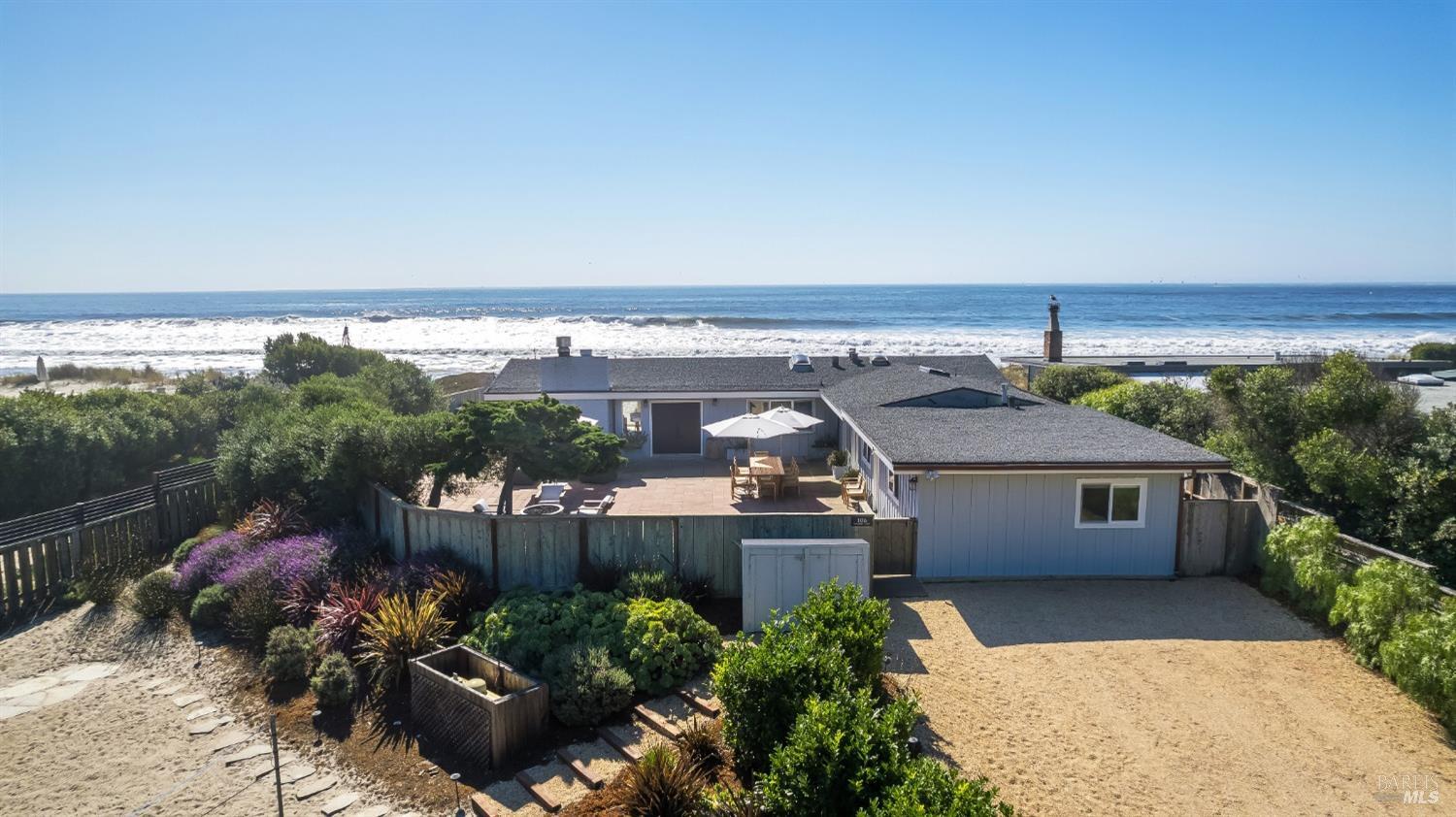 Detail Gallery Image 23 of 31 For 106 Seadrift Rd, Stinson Beach,  CA 94970 - 4 Beds | 2 Baths