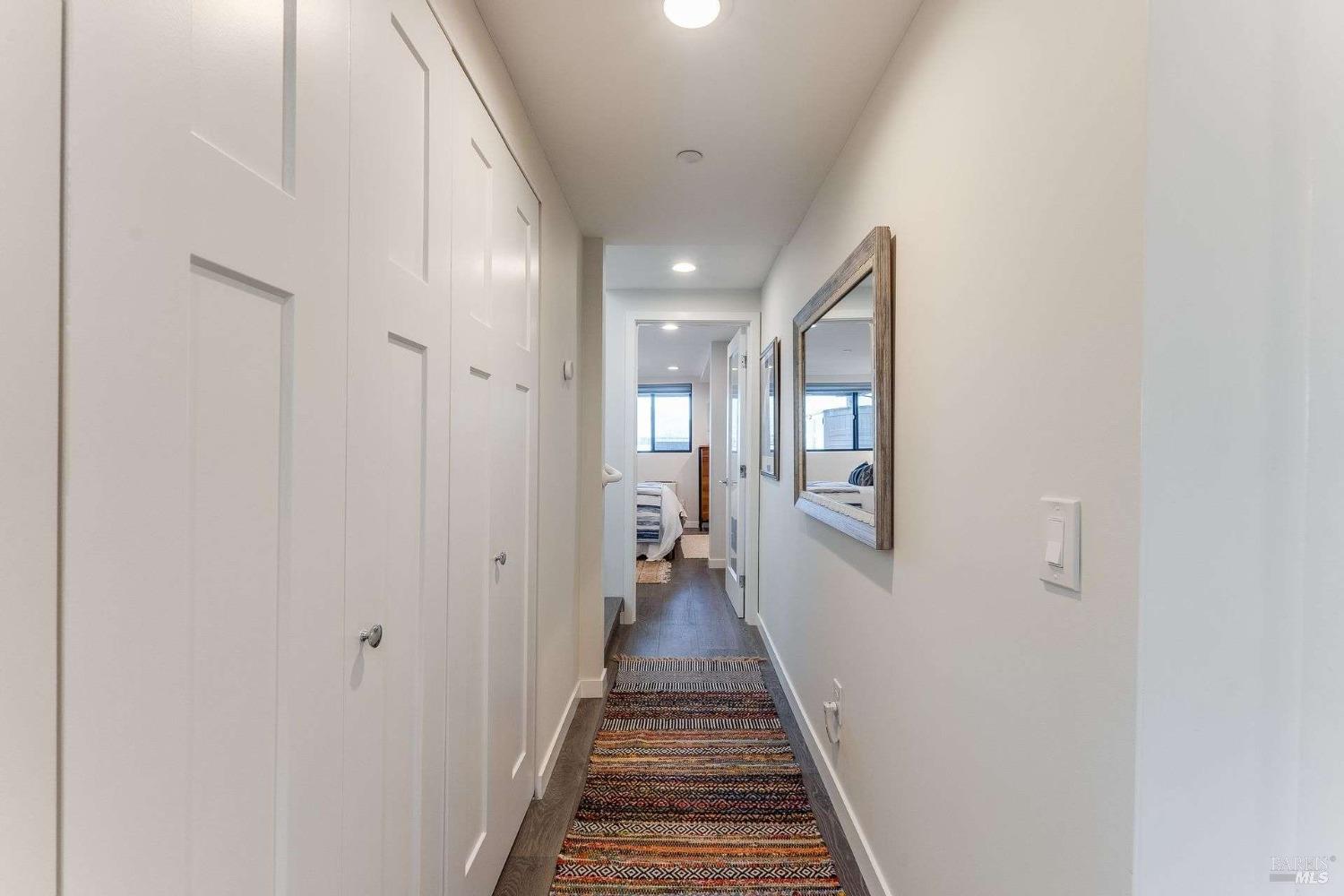 Detail Gallery Image 24 of 42 For 27 Gate 6 1/2 Rd, Sausalito,  CA 94965 - 3 Beds | 2/1 Baths