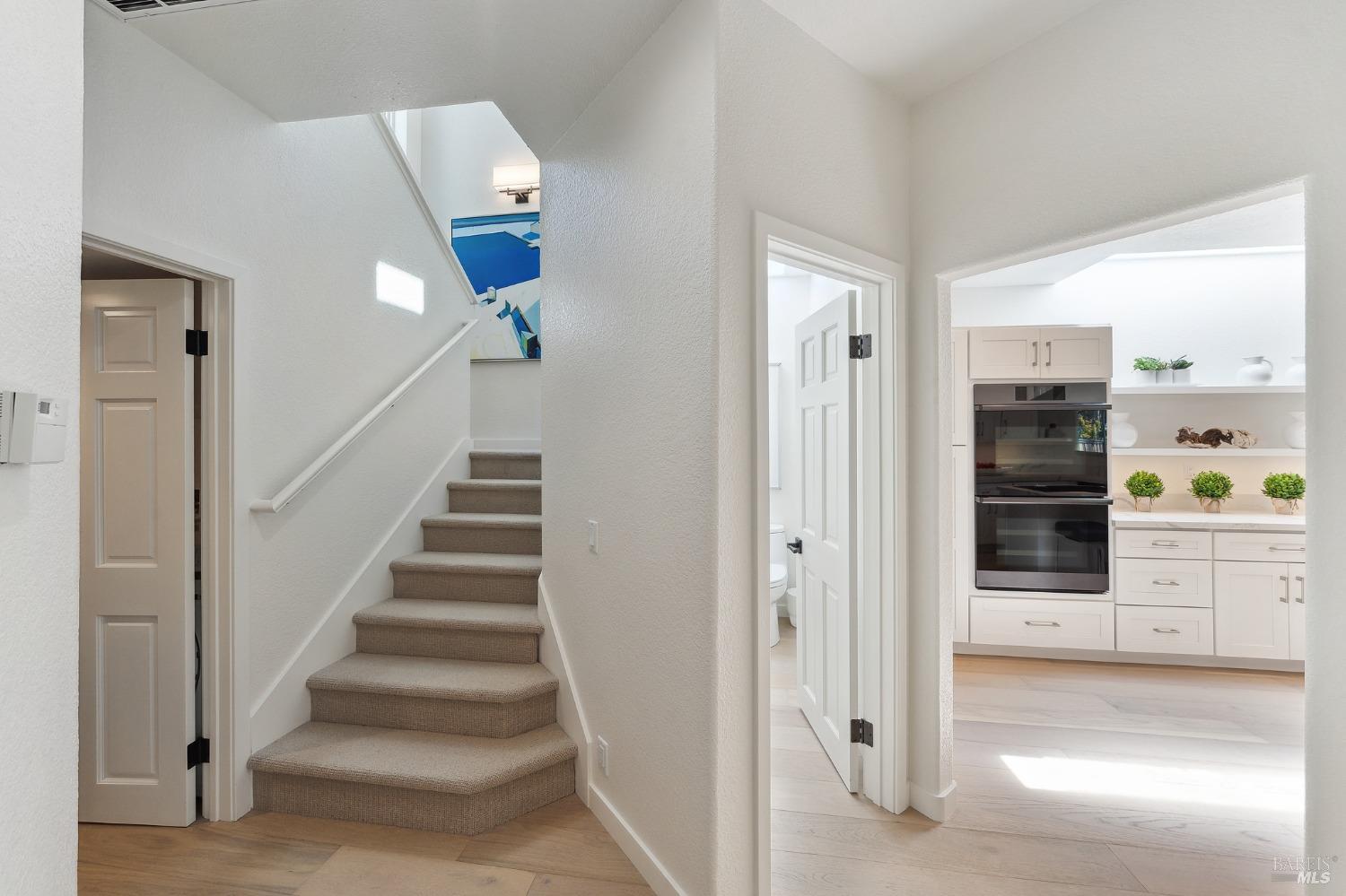 Detail Gallery Image 23 of 54 For 34 Sandy Creek Way, Larkspur,  CA 94939 - 3 Beds | 2/1 Baths