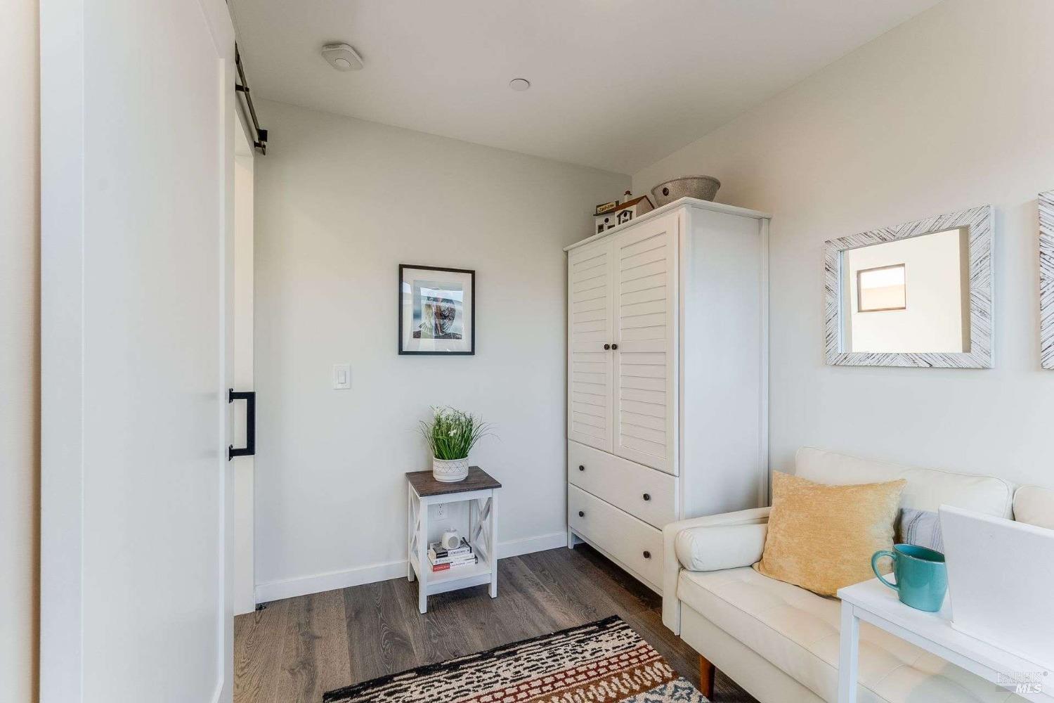 Detail Gallery Image 20 of 42 For 27 Gate 6 1/2 Rd, Sausalito,  CA 94965 - 3 Beds | 2/1 Baths