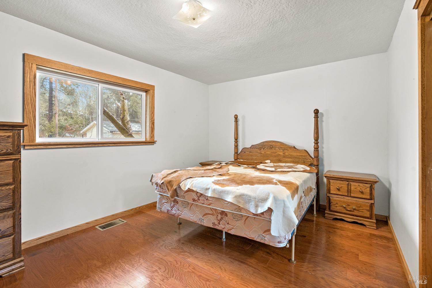 Detail Gallery Image 12 of 25 For 1840 Branscomb Rd, Laytonville,  CA 95454 - 3 Beds | 2 Baths