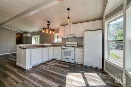Detail Gallery Image 2 of 32 For 5305 Blue Lakes Is 4, Upper Lake,  CA 95485 - 2 Beds | 1 Baths