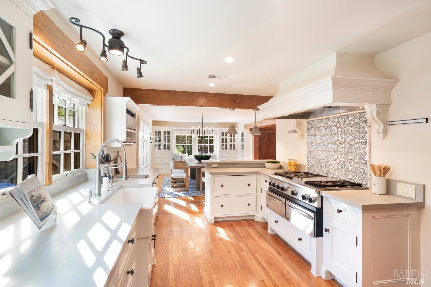 Detail Gallery Image 21 of 62 For 1621 Hillview Pl, Saint Helena,  CA 94574 - 4 Beds | 3/1 Baths