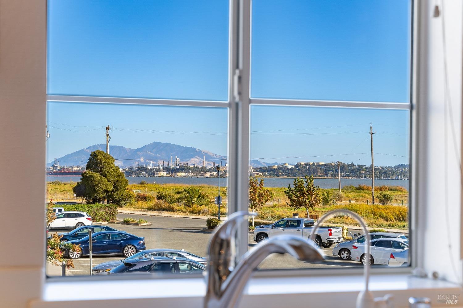 Detail Gallery Image 27 of 62 For 432 East E St, Benicia,  CA 94510 - 3 Beds | 2/1 Baths