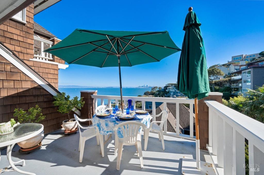 Detail Gallery Image 32 of 52 For 99 Bulkley Ave, Sausalito,  CA 94965 - 2 Beds | 2/1 Baths