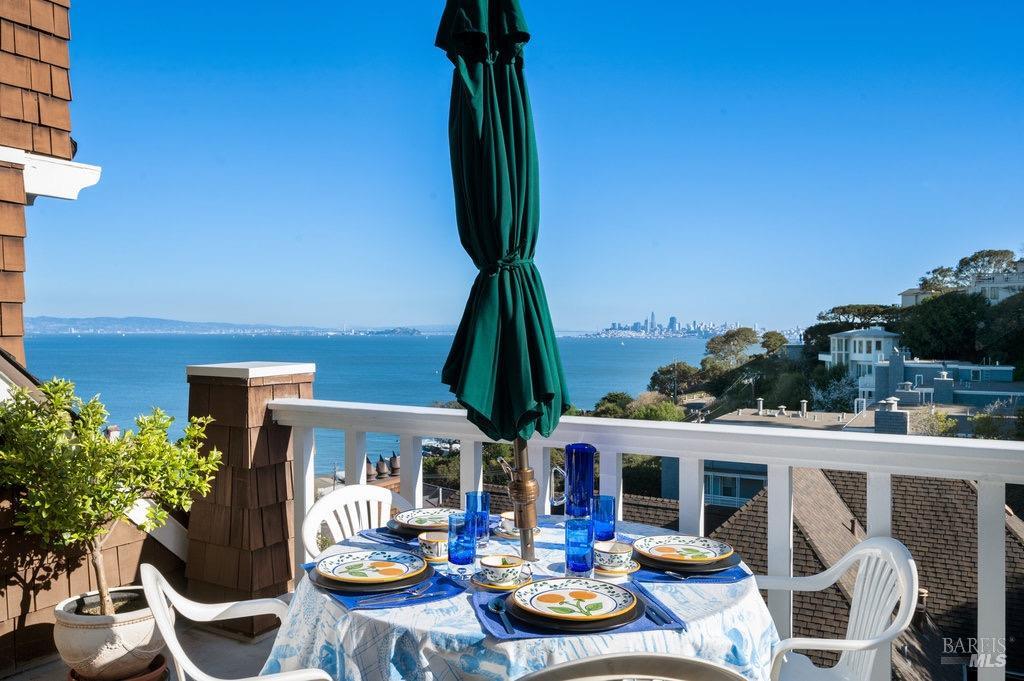 Detail Gallery Image 34 of 52 For 99 Bulkley Ave, Sausalito,  CA 94965 - 2 Beds | 2/1 Baths
