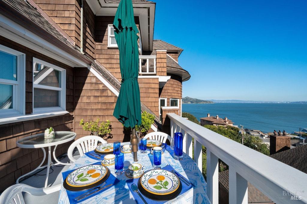 Detail Gallery Image 35 of 52 For 99 Bulkley Ave, Sausalito,  CA 94965 - 2 Beds | 2/1 Baths