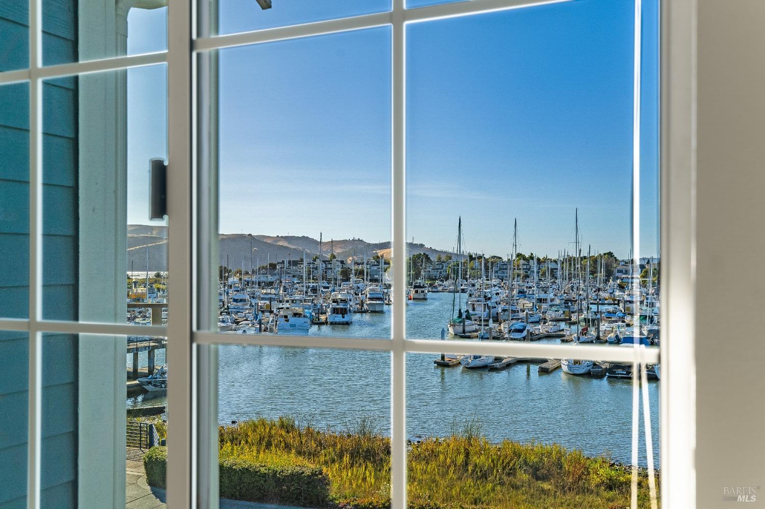 Detail Gallery Image 15 of 62 For 432 East E St, Benicia,  CA 94510 - 3 Beds | 2/1 Baths