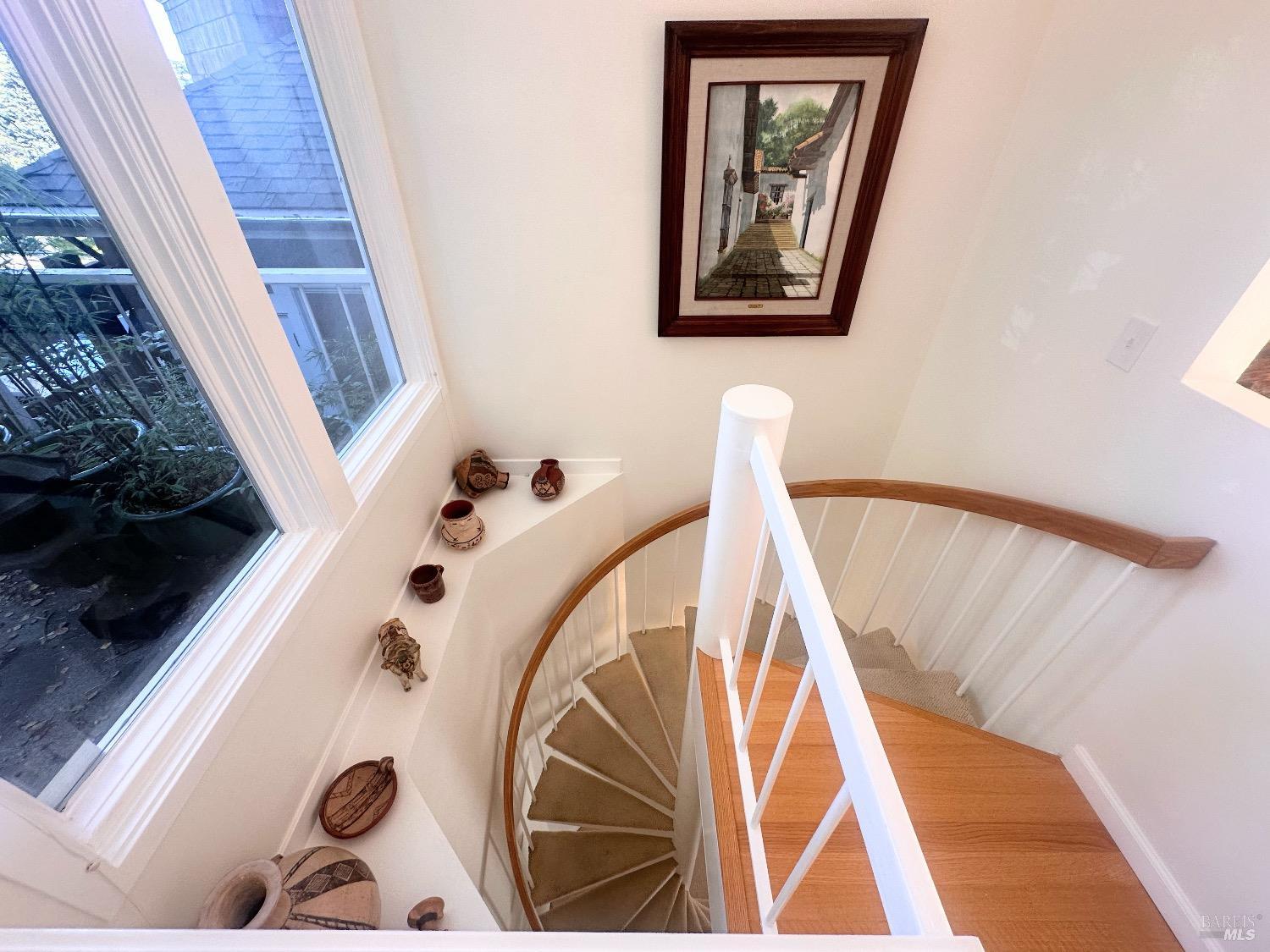 Detail Gallery Image 21 of 52 For 99 Bulkley Ave, Sausalito,  CA 94965 - 2 Beds | 2/1 Baths
