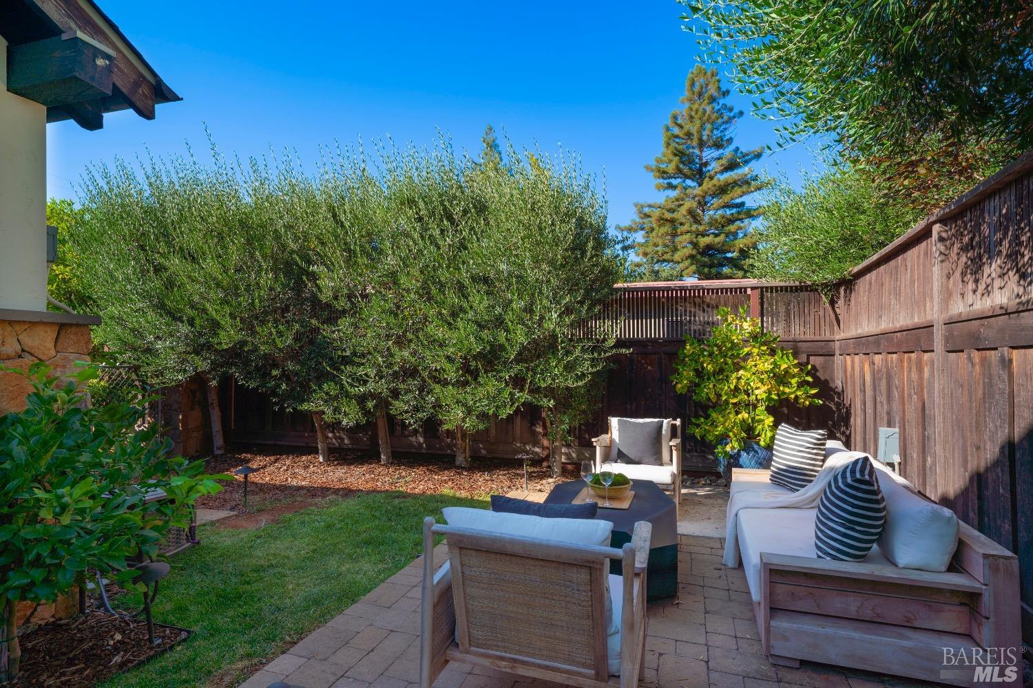 Detail Gallery Image 56 of 62 For 1621 Hillview Pl, Saint Helena,  CA 94574 - 4 Beds | 3/1 Baths