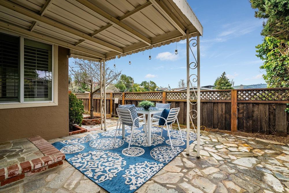 Detail Gallery Image 32 of 36 For 512 Gloria Way, Benicia,  CA 94510 - 4 Beds | 2 Baths